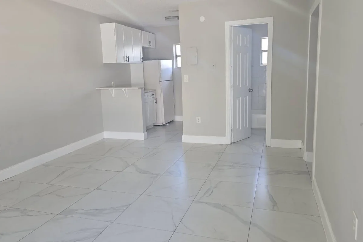 616 NW 5th Ave #2, Pompano Beach: photo 1 of 11