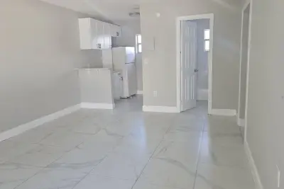 616 NW 5th Ave #2, Pompano Beach: photo 1 of 11