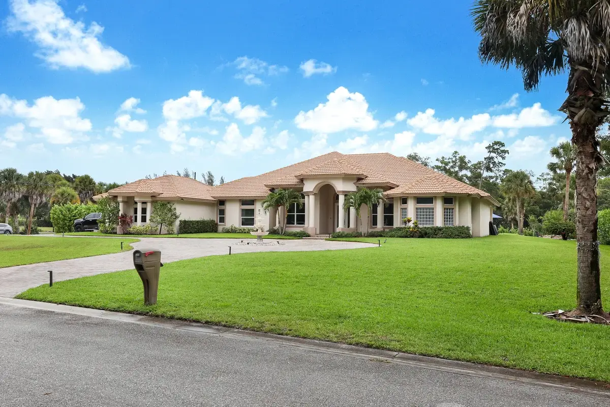 142 Brynhurst Ct, West Palm Beach: photo 1 of 43