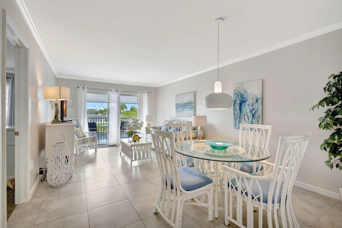 154 Lake Meryl Dr #255, West Palm Beach: photo 1 of 27