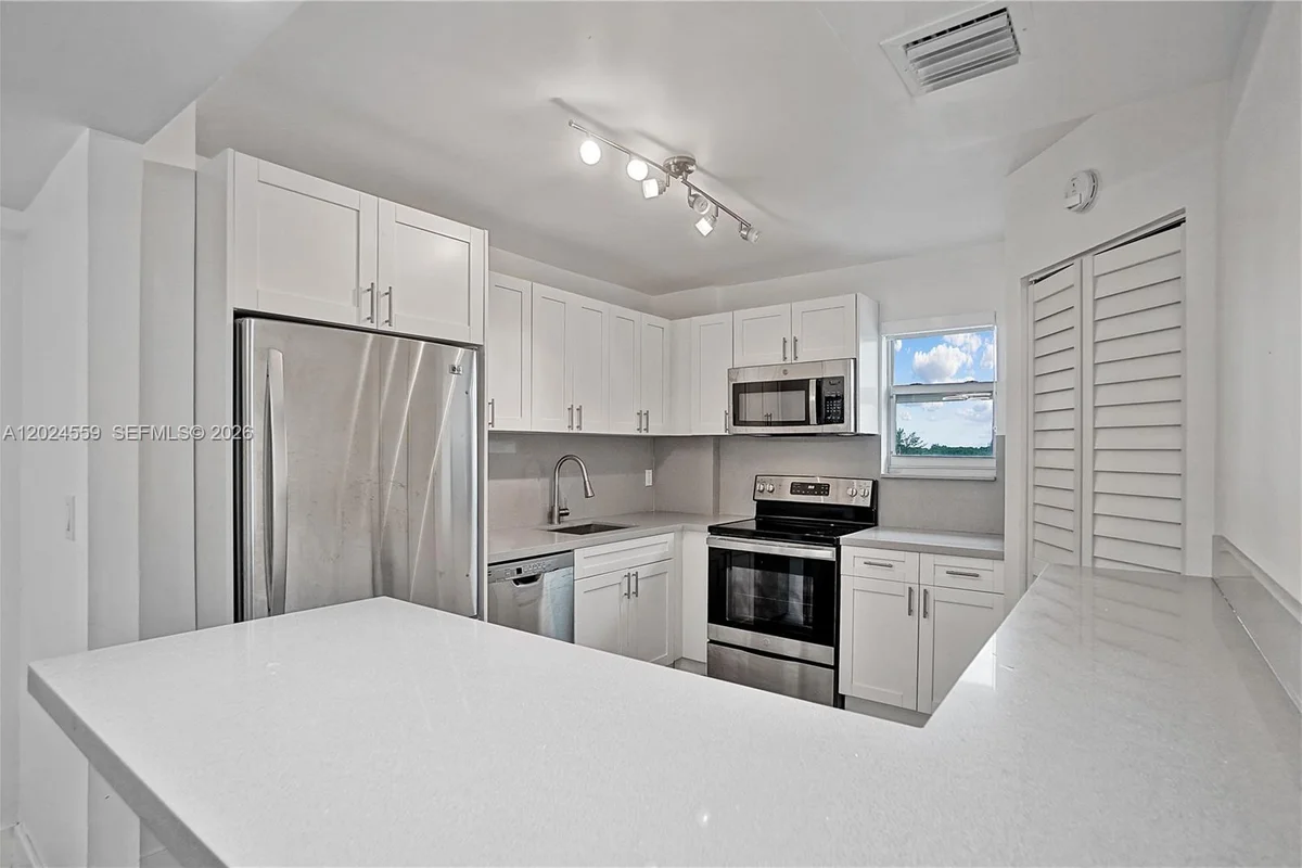 9273 Collins Ave #309, Surfside: photo 1 of 12