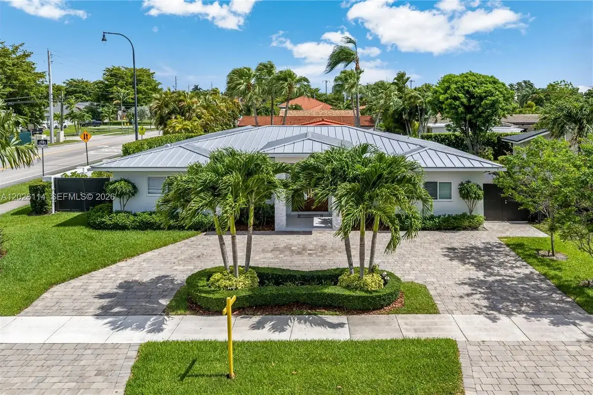 9641 SW 66th St, Miami: photo 1 of 57