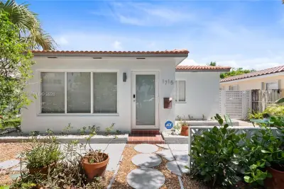 1715 Jefferson St, Hollywood: photo 1 of 22