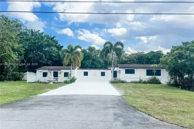 12200 NW 20th Ct, Plantation: photo 1 of 56