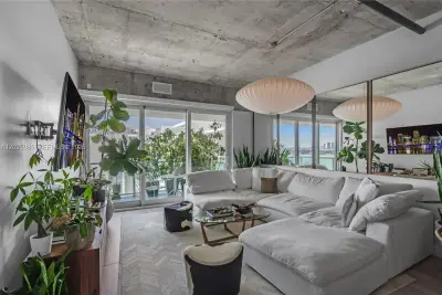 1000 West Ave #PH23, Miami Beach: photo 1 of 27