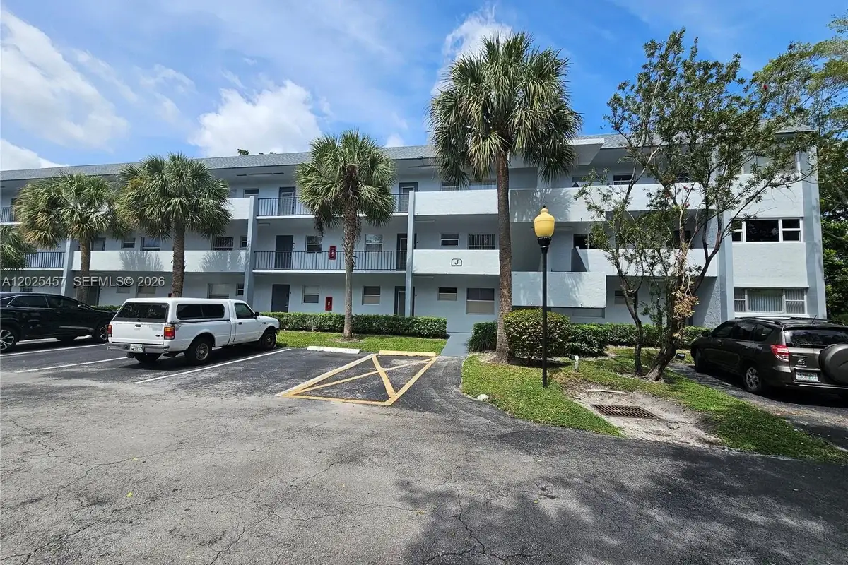 8380 Sands Point Blvd #J110, Tamarac: photo 1 of 14