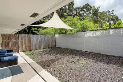 1827 SW 21st St, Fort Lauderdale: photo 1 of 64