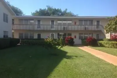 146 Canterbury, West Palm Beach: photo 1 of 9