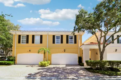 77 Laurel Oaks Cir, Tequesta: photo 1 of 45