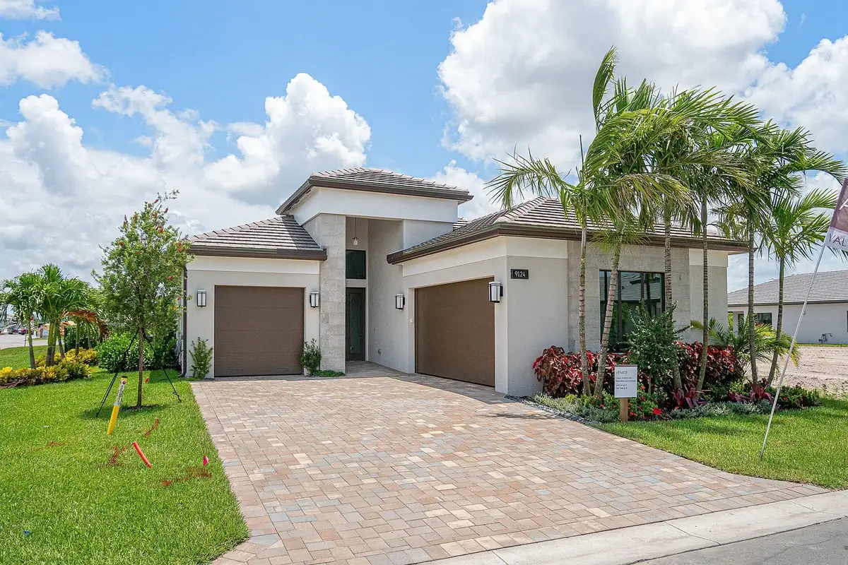 9124 Red Robin Ln, Boynton Beach: photo 1 of 27