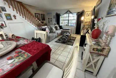 10428 NW 3rd St, Pembroke Pines: photo 1 of 27
