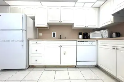 4001 S Ocean Dr #15L, Hollywood: photo 1 of 15