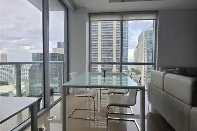 1060 Brickell Ave #2201, Miami: photo 1 of 32