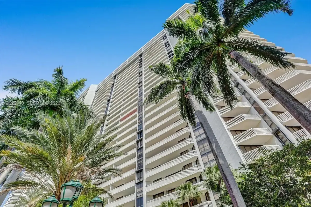2000 Island Blvd #1108, Aventura: photo 1 of 21