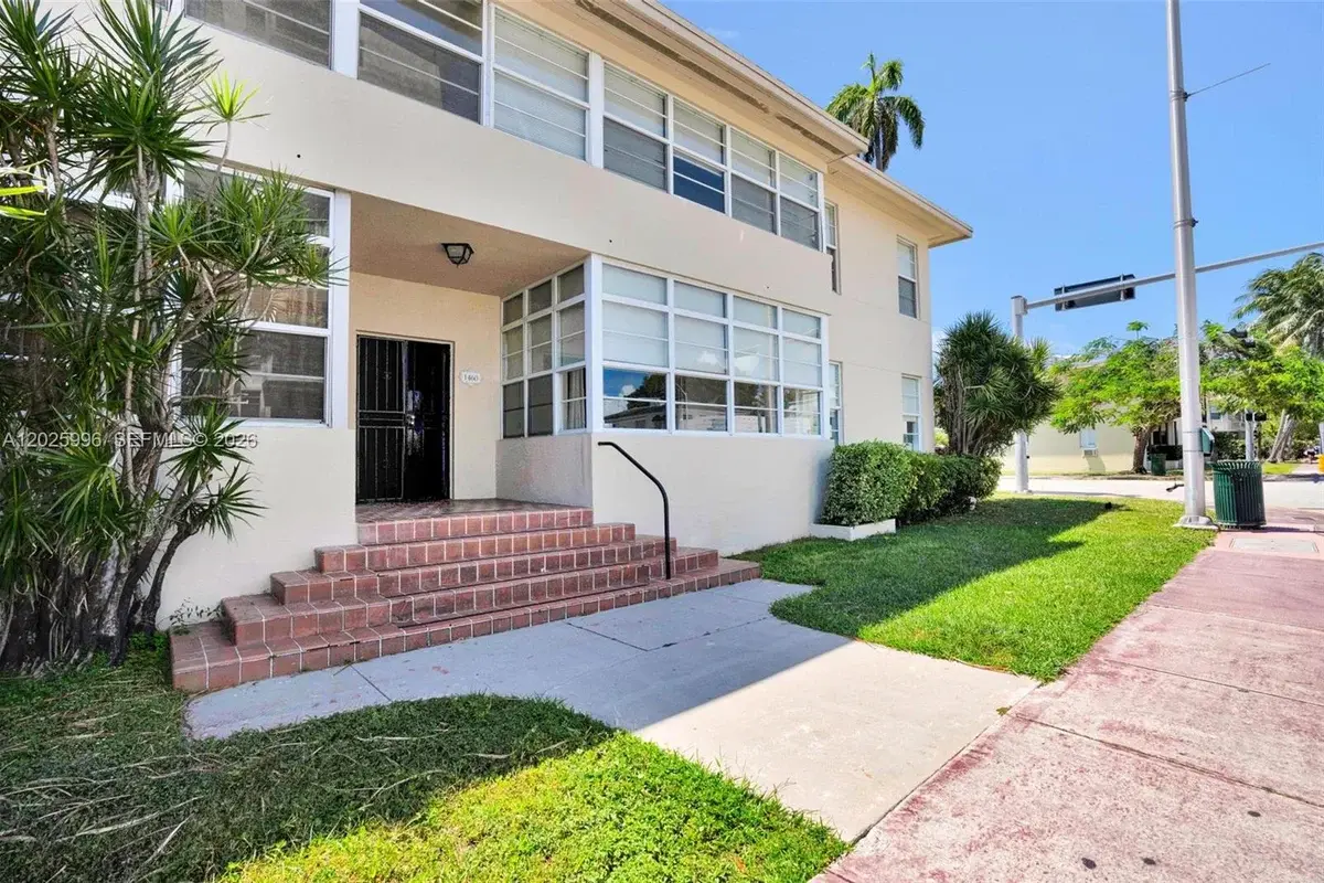 1460 E West Ave, Miami Beach: photo 1 of 62
