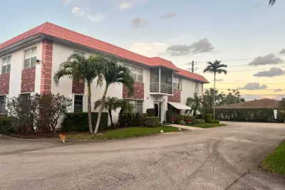 3550 NW 8th Ave #404, Pompano Beach: photo 1 of 20