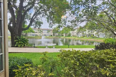 5100 NW 35th St #104, Lauderdale Lakes: photo 1 of 25