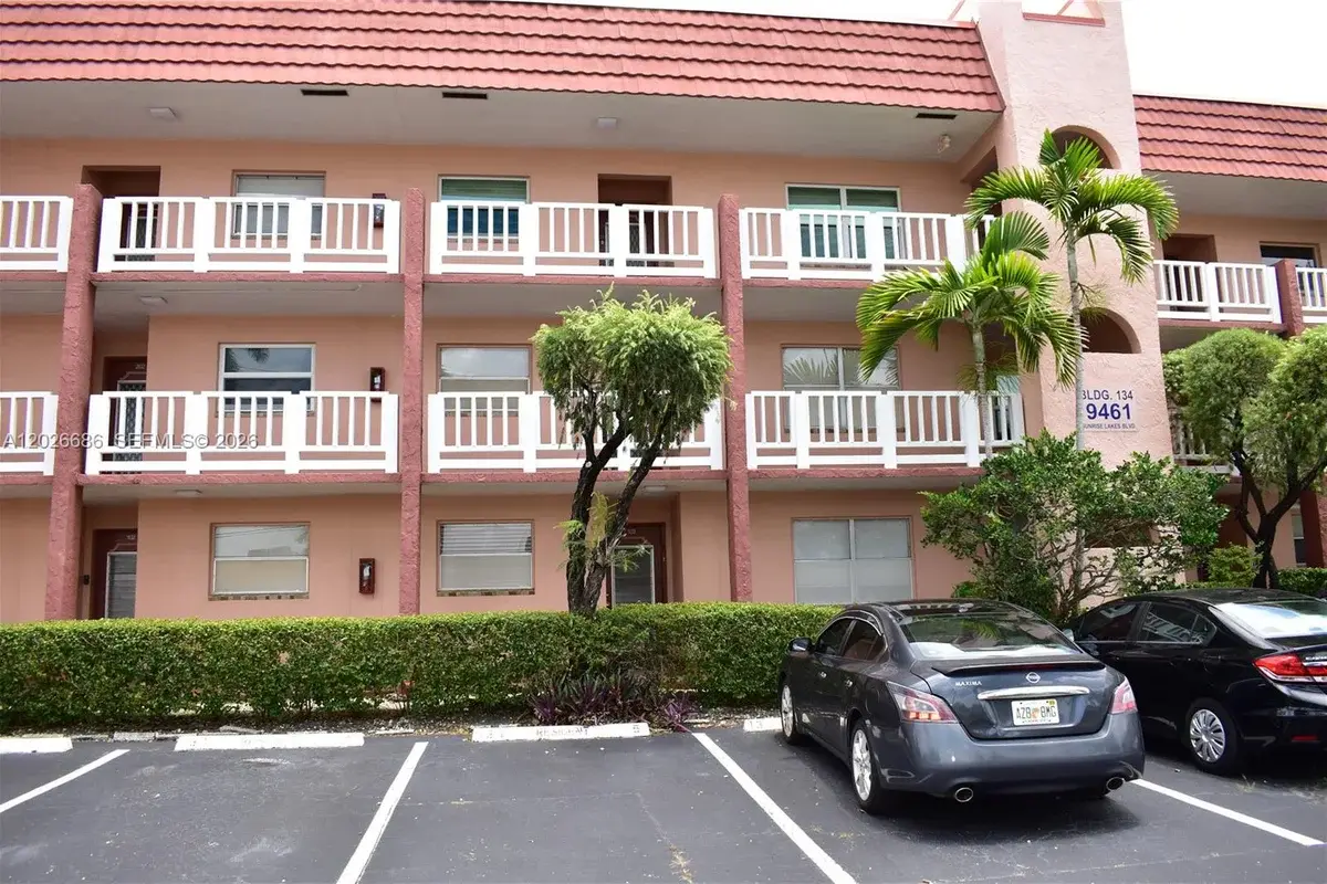 9461 Sunrise Lakes Blvd #103, Sunrise: photo 1 of 35