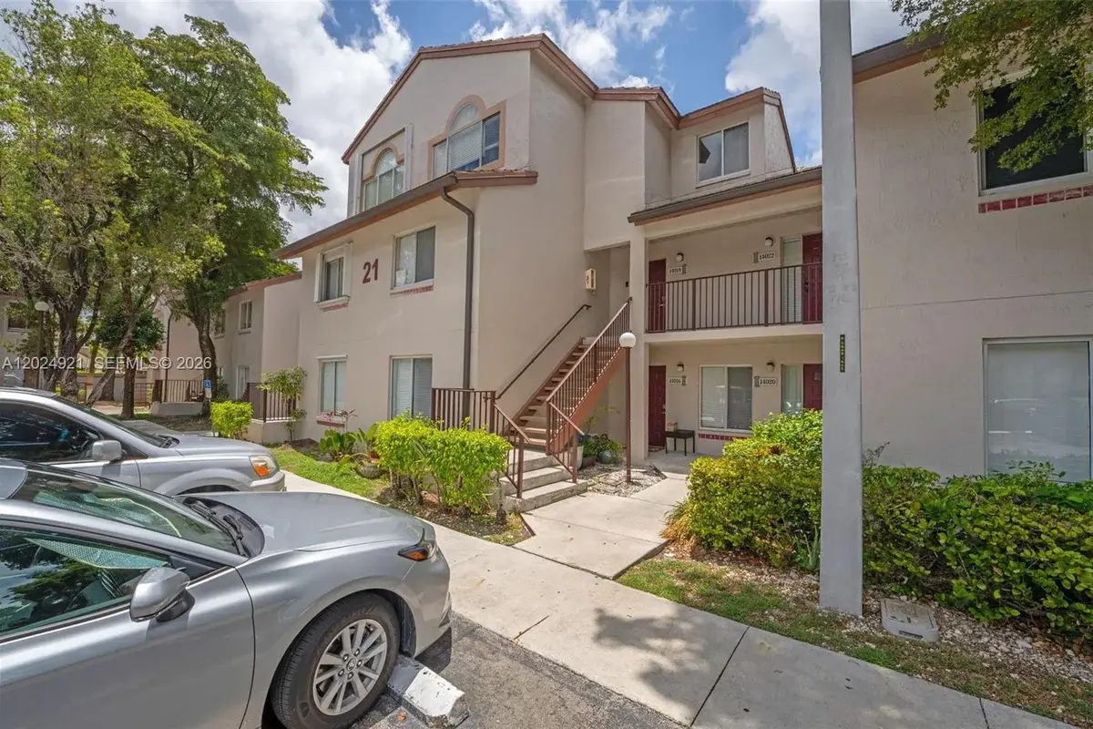 14018 SW 91st Ter, Miami: photo 1 of 36