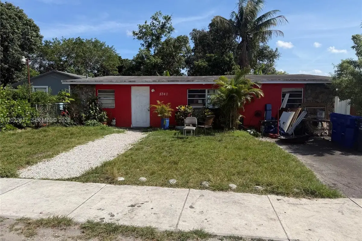 5740 Taylor St, Hollywood: photo 1 of 8
