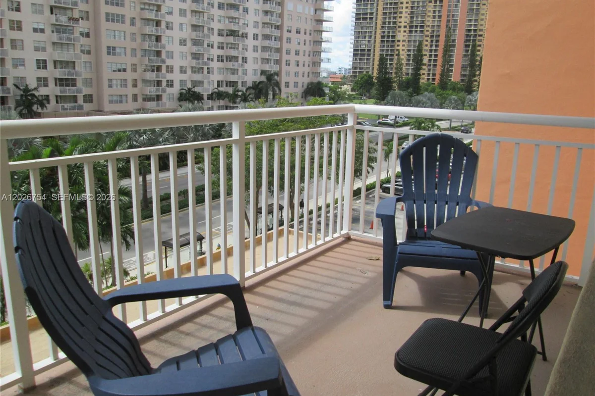 251 174th St #411, Sunny Isles Beach: photo 1 of 17