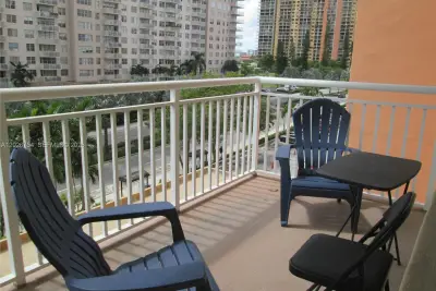 251 174th St #411, Sunny Isles Beach: photo 1 of 17