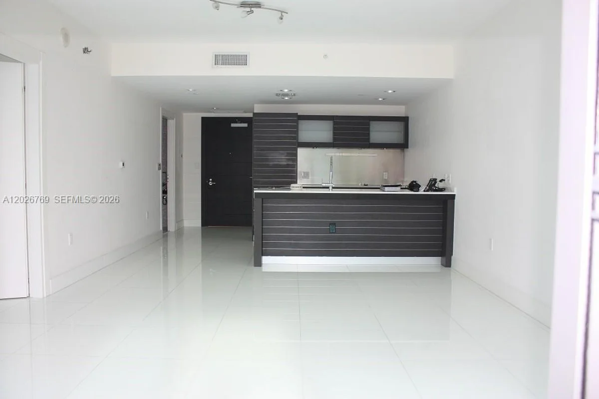 200 Biscayne Boulevard Way #4211, Miami: photo 1 of 5