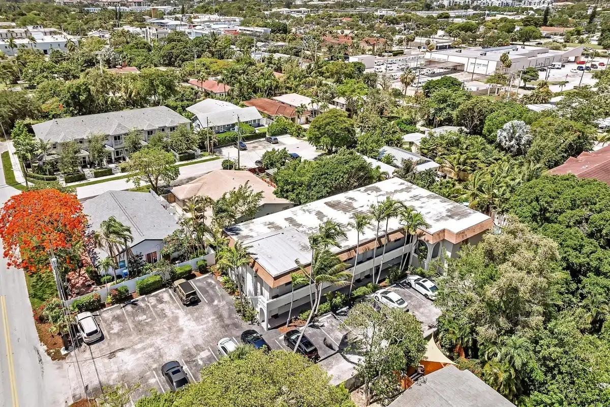 3421 NE 15th Ave #8, Oakland Park: photo 1 of 57