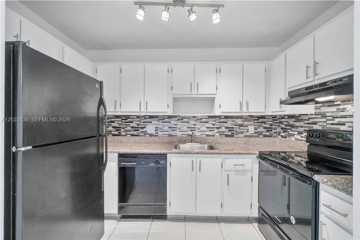 3266 NW 104th Ave, Coral Springs: photo 1 of 15