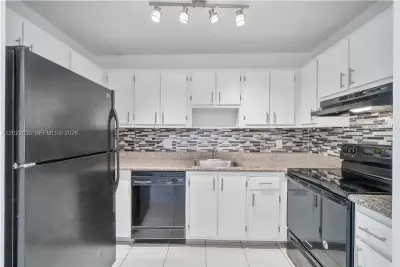 3266 NW 104th Ave, Coral Springs: photo 1 of 15