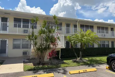 220 Berkshire K, West Palm Beach: photo 1 of 9