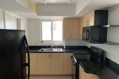 2624 NE 32nd St #104, Fort Lauderdale: photo 1 of 19