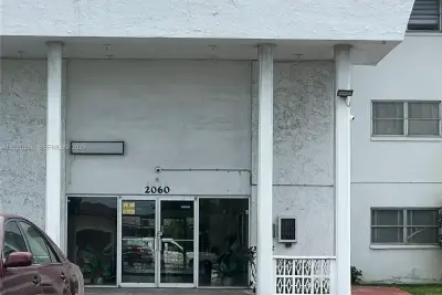 2060 NW 48th Ter #103, Lauderhill: photo 1 of 22