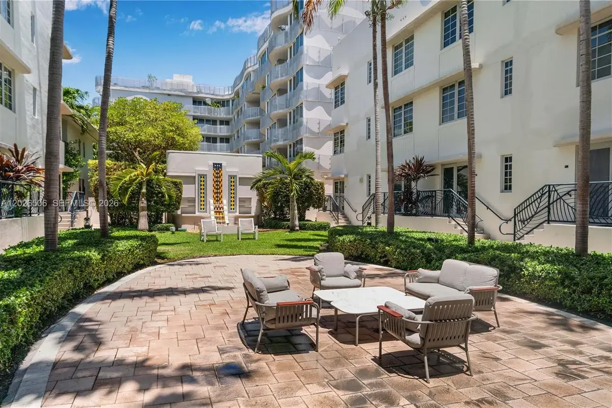 435 21st St #212, Miami Beach: photo 1 of 16