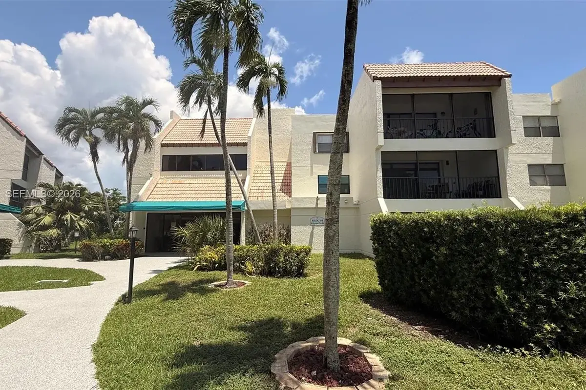 301 Racquet Club Rd #305, Weston: photo 1 of 31