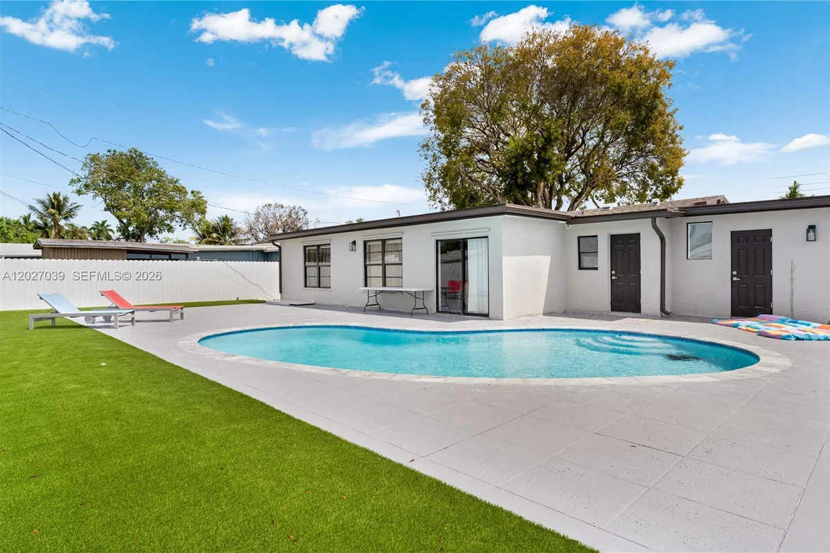 7051 Tyler St, Hollywood: photo 1 of 36