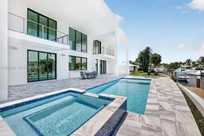 2751 NE 22nd Ct, Pompano Beach: photo 1 of 63