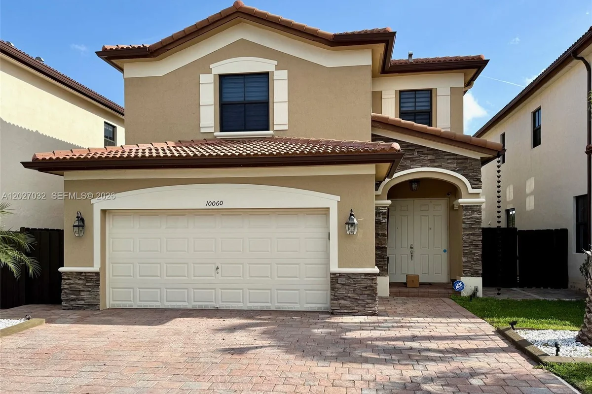 10060 NW 86th Ter, Doral: photo 1 of 55