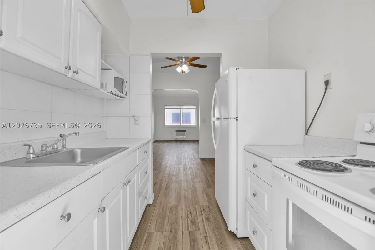 1135 Euclid Ave #202, Miami Beach: photo 1 of 28