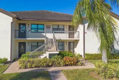 7665 Tahiti Ln #102, Lake Worth: photo 1 of 21