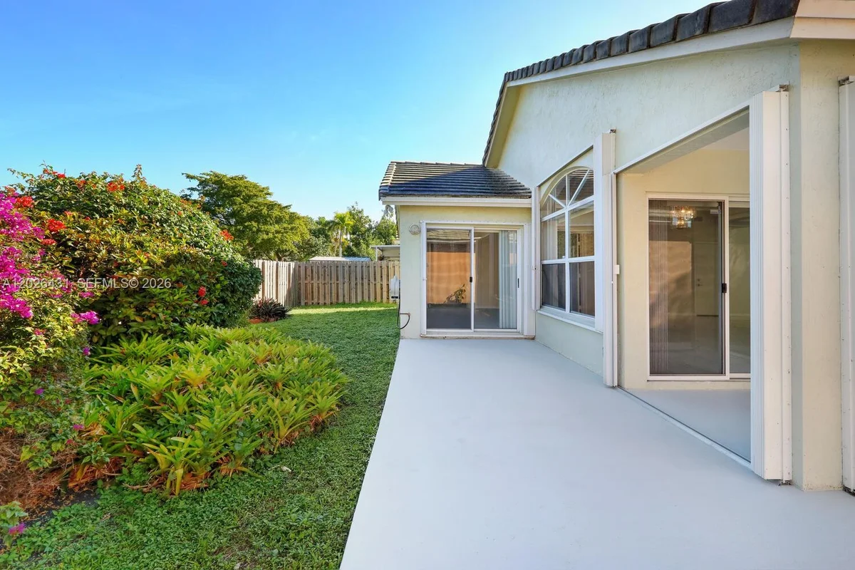 12357 SW 144th Ter, Miami: photo 1 of 30