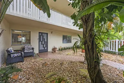 7146 Huntington Ln #105, Delray Beach: photo 1 of 43