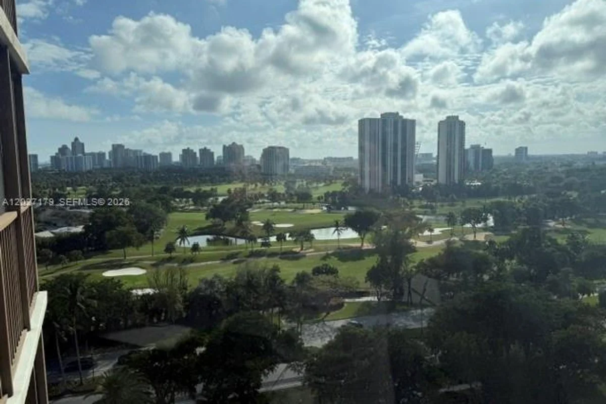 3375 N Country Club Dr #1409, Aventura: photo 1 of 13