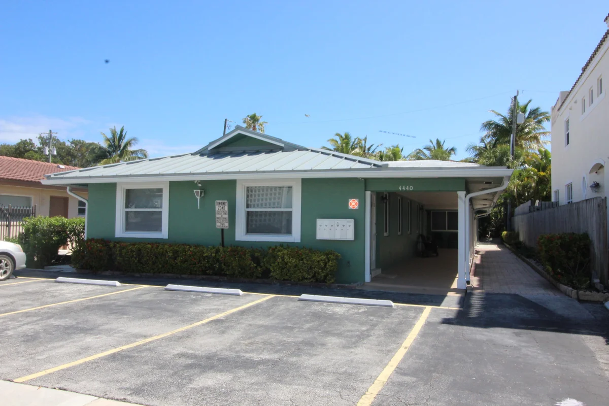 4440 Bougainvilla Dr #4b, Lauderdale-by-the-Sea: photo 1 of 14