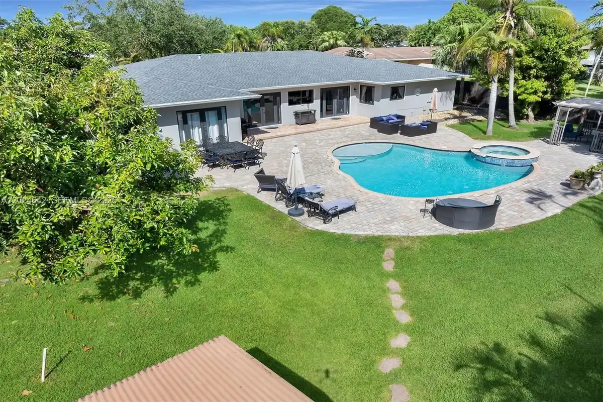 8825 SW 185th Ter, Cutler Bay: photo 1 of 37