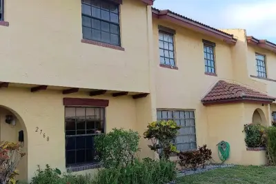 2768 NW 47th Ln #2803, Lauderdale Lakes: photo 1 of 8