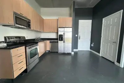 2100 Van Buren St #506, Hollywood: photo 1 of 16