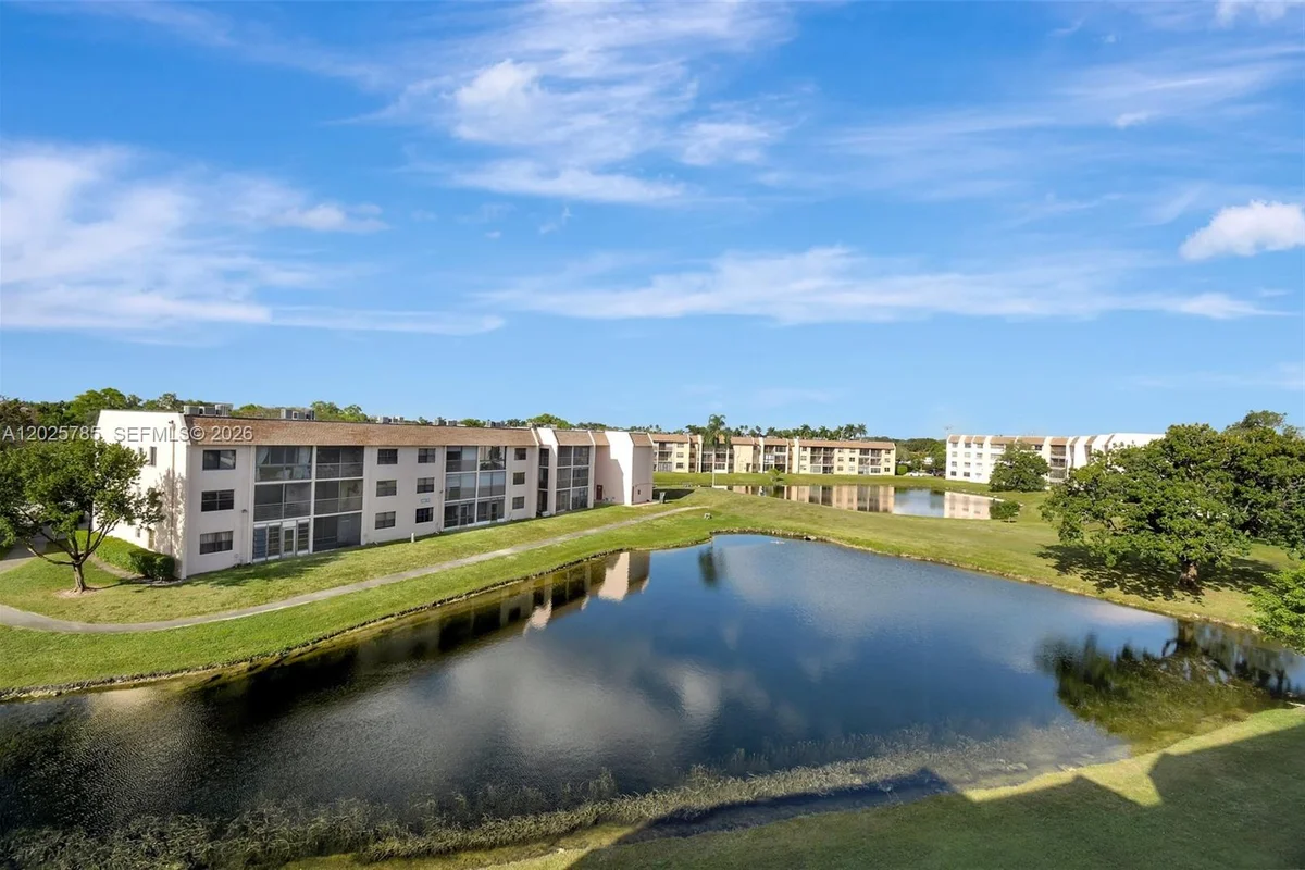 10145 Sunrise Lakes Blvd #403, Sunrise: photo 1 of 31