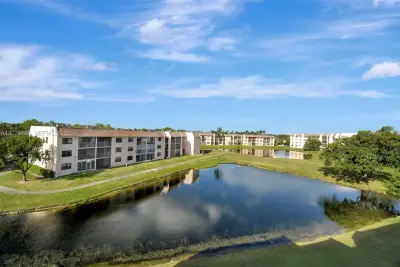 10145 Sunrise Lakes Blvd #403, Sunrise: photo 1 of 31