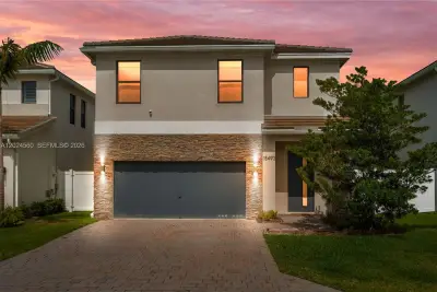 18493 Glenstone St, Jupiter: photo 1 of 31